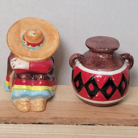 VINTAGE Ceramic Mexican Theme Salt & Pepper Shakers: Siesta Man and Pot - Picture 2 of 6
